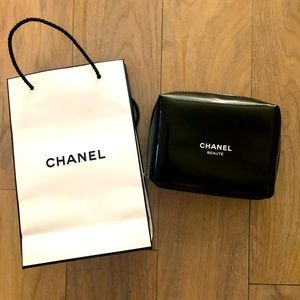 Chanel Makeup case w free shopping bag
